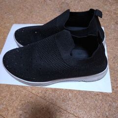 柔らかくスニーカー