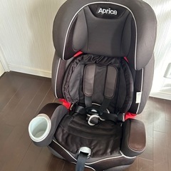アップリカ 1歳から11歳まで使えるチャイルドシート キッズシート