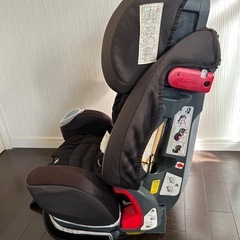 アップリカ　1歳から11歳まで使えるチャイルドシート　キッズシートの画像