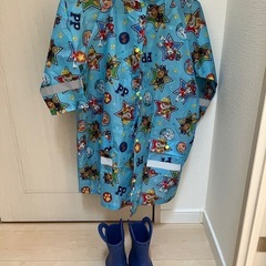 合わせ値段　
パウパトロールレインコートとクロース雨靴
