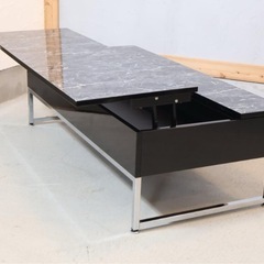 大理石調テーブルの画像