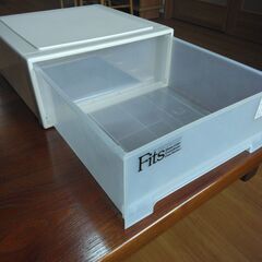 「天馬」製　プラスティックケース８個。引き取りにきていただければ「無料」で差し上げます。申し込み早い者勝ちです。の画像