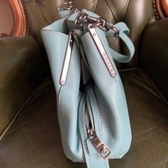 コーチ　水色 レザー ハンドバッグお値下げしました。の画像