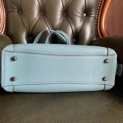 コーチ　水色 レザー ハンドバッグお値下げしました。の画像