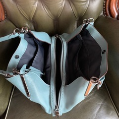 コーチ　水色 レザー ハンドバッグお値下げしました。の画像