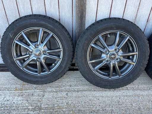スタッドレスタイヤ、アルミホイール