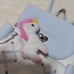 ユニコーンマスコット付きリュックの画像