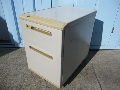 2段ワゴン　鍵無し　ニューグレー　オカムラ製D10　400ｘ600ｘ600