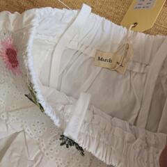 新品未使用 キッズ 刺繍花 肩紐 ブラウス 100サイズの画像