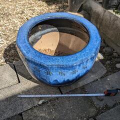 火鉢 ① 昭和レトロ 陶器製  金魚鉢 メダカ鉢 睡蓮鉢 青 ブルーの画像