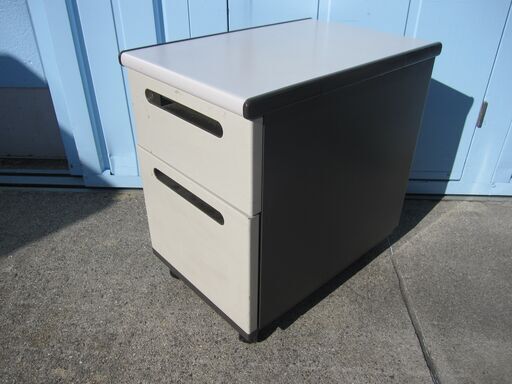 2段ワゴン　鍵無し　オカムラ製D10　　400ｘ600ｘ600