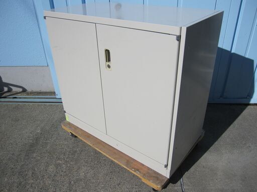 両開き書庫　鍵あり　900ｘ460ｘ810　オカムラ製