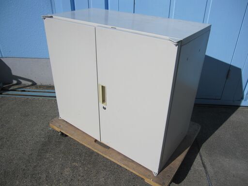両開き書庫　鍵あり　800ｘ400ｘ710　ニューグレー　コクヨ製