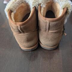 ムートンブーツの画像