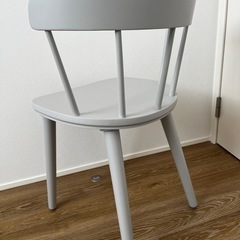 IKEA ライトグレーチェアの画像