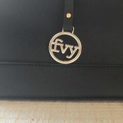 決まりました【最終お値下げ終了】ハンドバッグ favvy 角シボ 型押し模様 ブガッティ型手提げ 
の画像