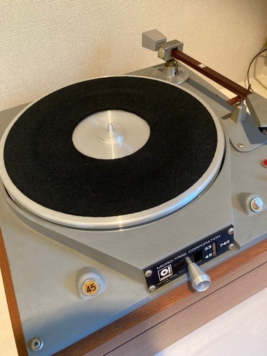 レコードプレイヤー