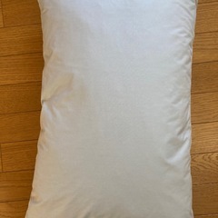 【引き渡し決定】羽毛まくら　西川ふとん