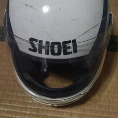 SHOEI のフルフェイスヘルメットの画像