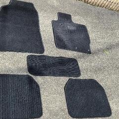 30 プリウス フロアマット  汎用の画像