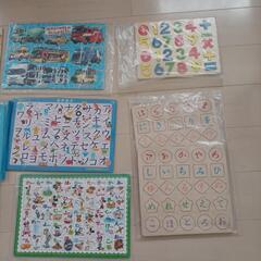 パズル　ひとつ　100円～200円　ABCは300円