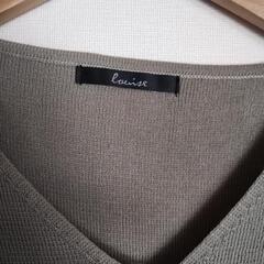 未使用vネックニットの画像