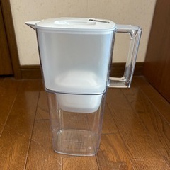 ブリタ　浄水器　(数回のみ使用)