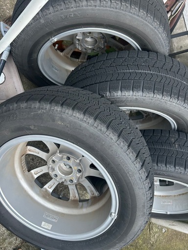 プリウスa ホイール付きタイヤ４本セット