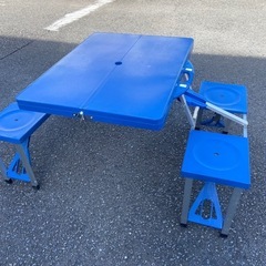 キャンプ、ピクニックテーブルの画像