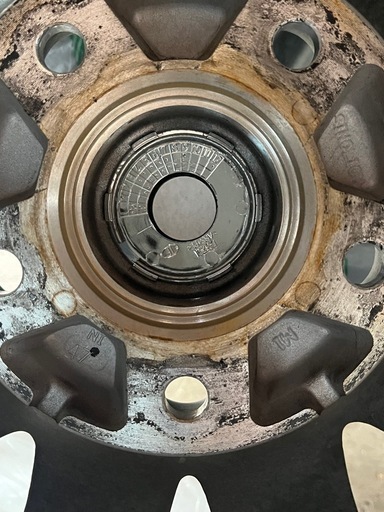【受け渡し者決定】
スタッドレスタイヤ215/60R17 アルミホイール付き4本セット(C-HRに使用)　