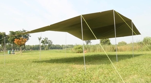 大きいタープ　8m × 6m