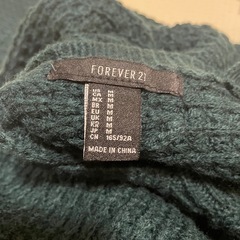 フォーエバー21  Forever21 ニット　セーター　M ダークグリーン　Vの画像