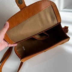 fes 丸型ショルダーバッグの画像