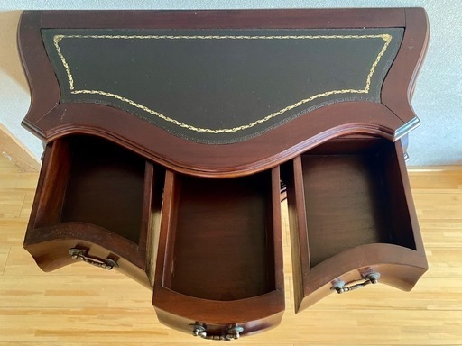 【お話中】
アンティーク風　コンソールテーブル