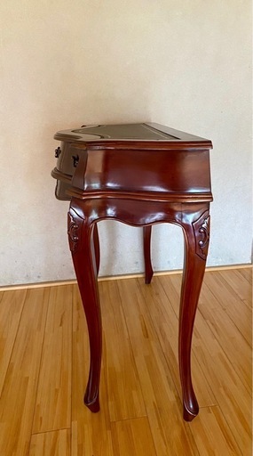 【お話中】
アンティーク風　コンソールテーブル