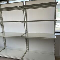 店舗用の什器を譲ります。