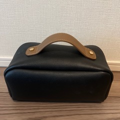 コスメポーチ　黒の画像