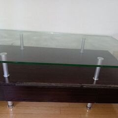 ガラスのテーブルの画像