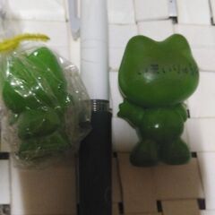 薬局のカエル指人形の画像