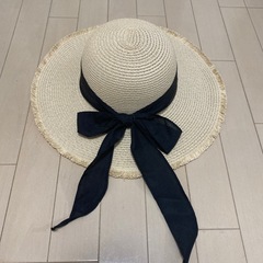 リボン付き帽子　の画像