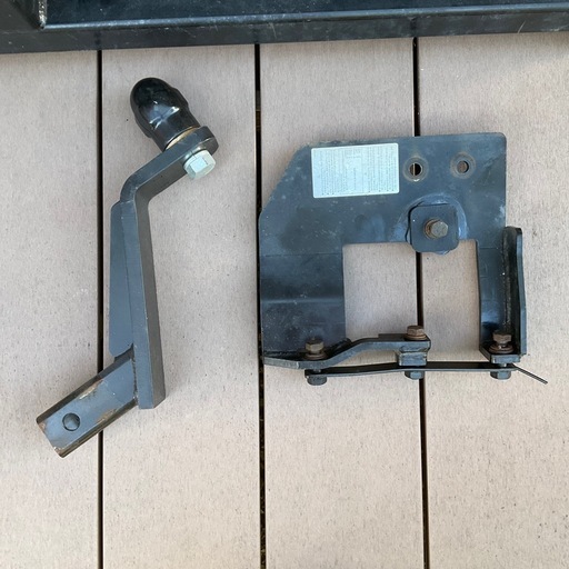 サントレックス　セレナ　C25、C26 ヒッチメンバー