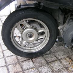ホンダ原付AF61の後輪ナット24ｍｍの取外し