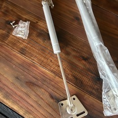 新品　ガスダンパー　ガススプリング　2本