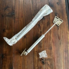 新品　ガスダンパー　ガススプリング　2本の画像