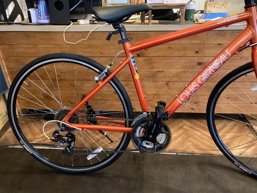 【LOUIS GARNEAU CHASSE前後タイヤ・後輪チューブ新品！】アルミフレーム　3×8速　700×28cクロスバイク　オレン