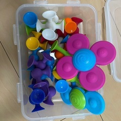Fat Brain Toys 知育玩具　吸盤　スピナー　スクイグズ
