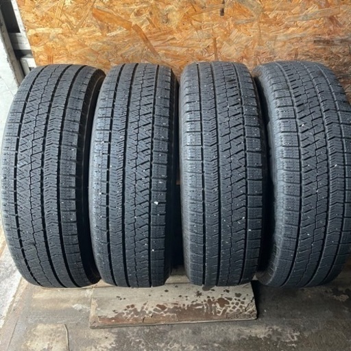 極上タイヤ　BRIDGESTONE ブリヂストン　ブリジストン　VRX2 195/65R15 スタッドレス　タイヤ　2020年製　15インチ