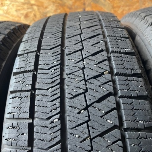 極上タイヤ　BRIDGESTONE ブリヂストン　ブリジストン　VRX2 195/65R15 スタッドレス　タイヤ　2020年製　15