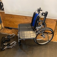 【他機能車いす】MIKI ラクーネ2 トランスファーボード付き車いすの画像