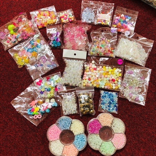 ビーズまとめ売り 半額以下 子供さんと一緒に作品作りに